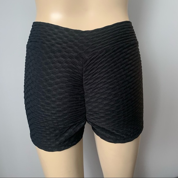 NEW TIKTOK HIGH RISE BLACK YOGA GYM BOOTY SHORTS WOMENS SIZE SMALL/MEDIUM - Picture 9 of 9